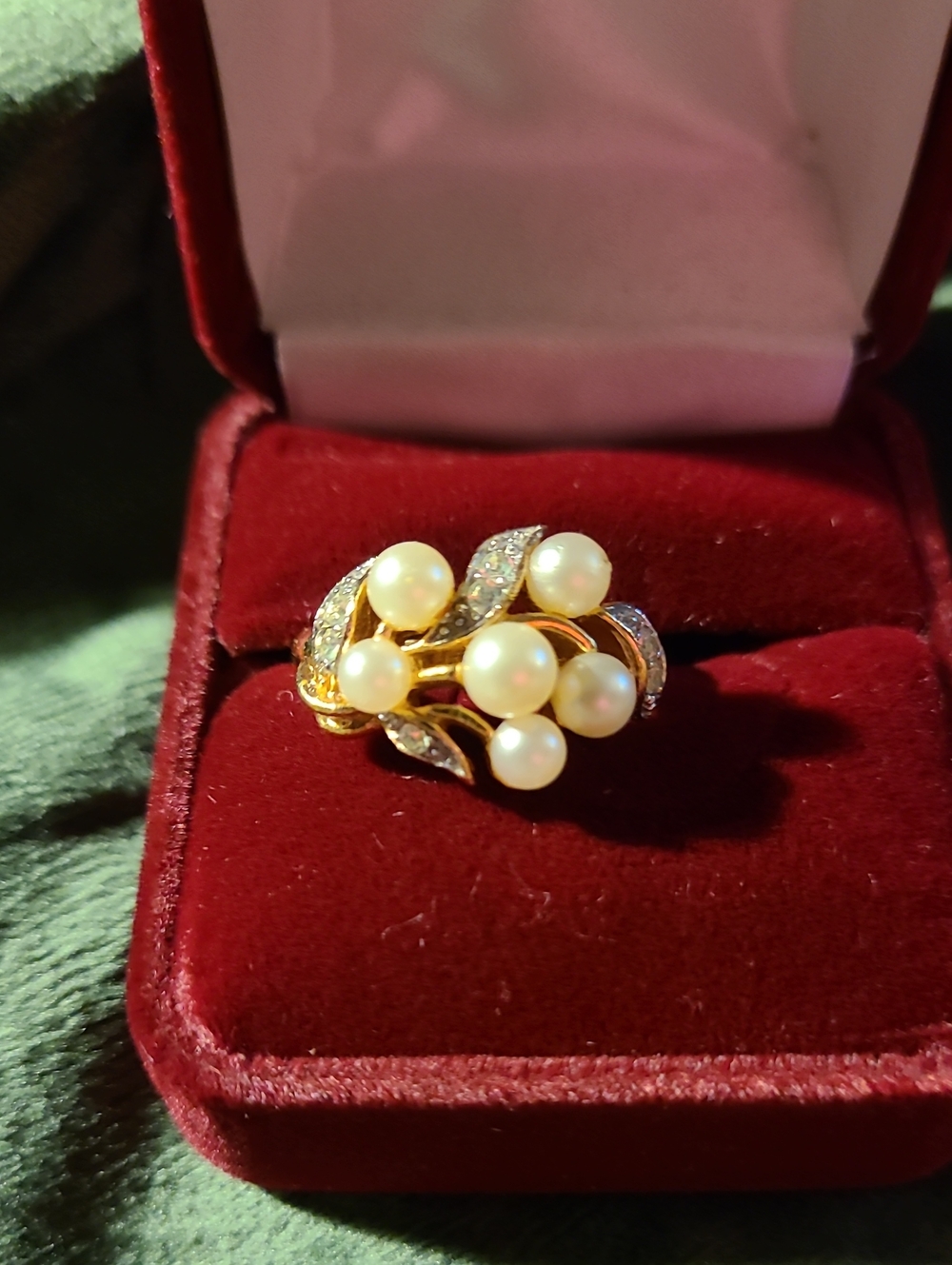 Vtg 1971 Avon "Evening Creation" Faux Pearl Cluster Ring